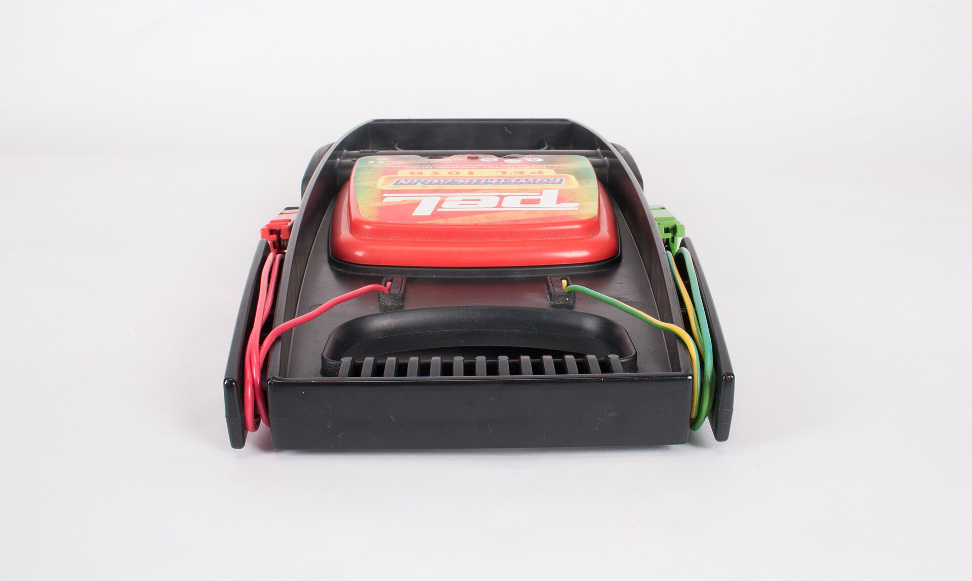 Portable battery electric fence energizer